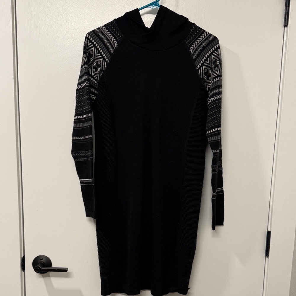 Krimson Klover Black and Gray Patterned Long Sleeve Dress